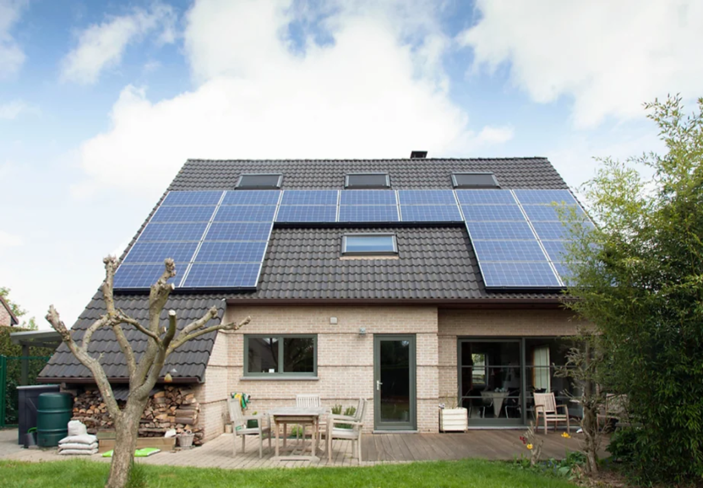 How To Calculate Solar Payback Period & ROI: Is Solar Energy Worth It?